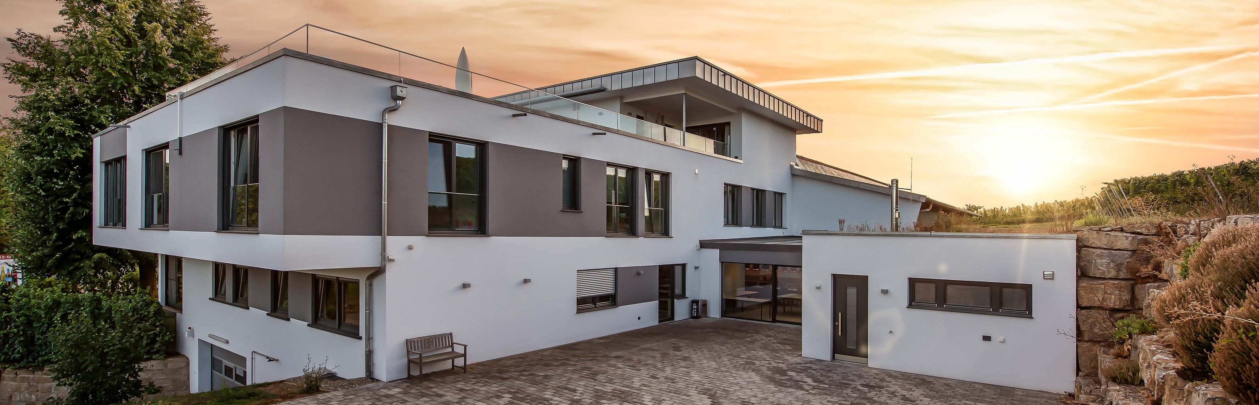 Der Winzerhof im Abendlicht